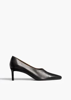 Cecilia Pump in Black Leather