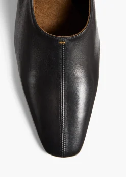 Cecilia Pump in Black Leather