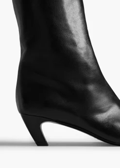 Davis Boot in Black Leather