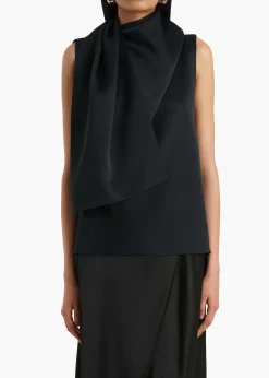 Loe Top in Black