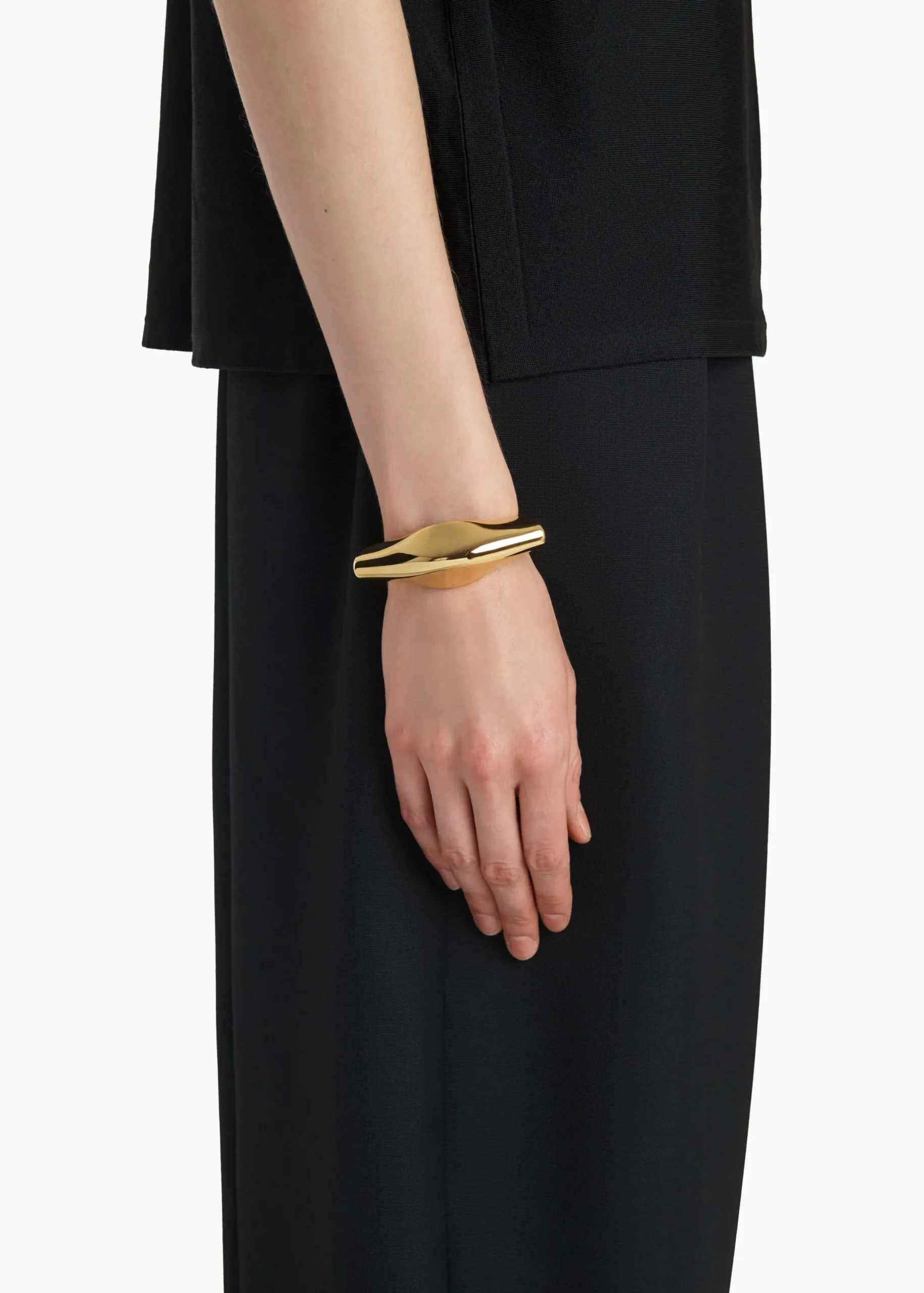 Lotus Cuff in Gold