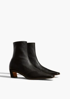 Nevada Stretch Low Boot in Black Nappa Leather