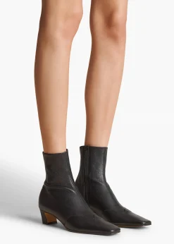 Nevada Stretch Low Boot in Black Nappa Leather
