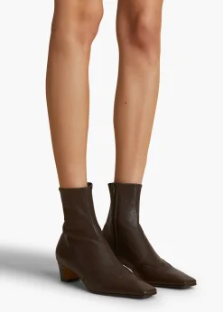 Nevada Stretch Low Boot in Dark Brown Nappa Leather